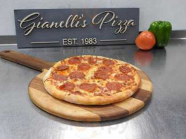 Gianelli's Pizza/chicken Man food