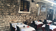 La Grotta food