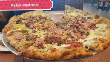 Mellow Mushroom Daphne food