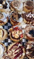 Cinnaholic food