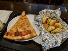 Sal's Pizzeria food