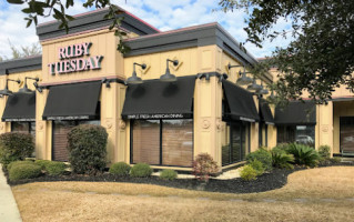 Ruby Tuesday outside