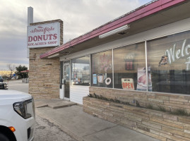 Snowflake Donuts outside