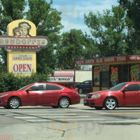 New Barry's Family Restaurant outside