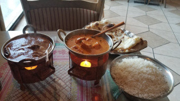 Au Restaurant Le Tandoor food