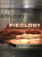 Pieology Pizzeria food