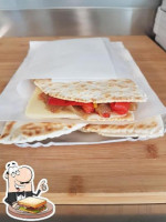 Piadineria–la Piadarola Di Godo food