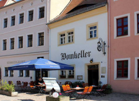 Domkeller outside