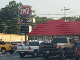 Dairy Queen outside