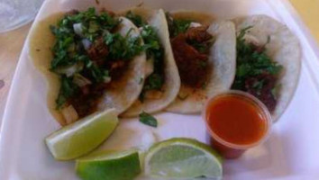 Taqueria Los Hermanos food