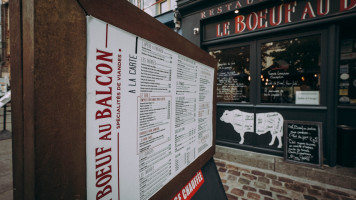 Le boeuf au balcon inside