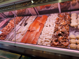 Cameron Seafood Market food