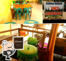 Rumah Makan Uncu Sikumbang food