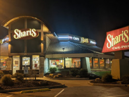 Shari's Cafe And Pies outside