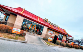 Mcdonald's outside