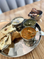 India's Oven At Wilshire food