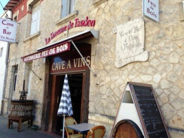 La Taverne de Tasdon inside