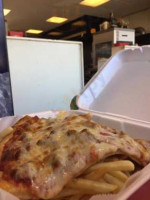 Cholie's Pizza food