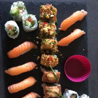 Mimo Sushi food