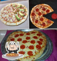 Sally`s Pizza food