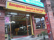 Annapurna outside