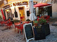 Le Bouchon Provencal outside