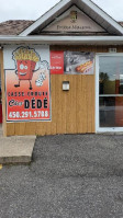 Casse Croute Chez Dede outside