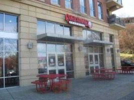 Cold Stone Creamery outside