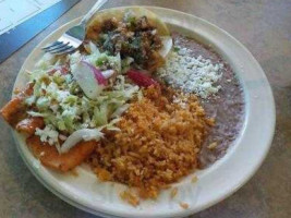 Beto's Taqueria food