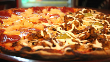 Heat Woodfired Pizza Bar food