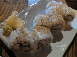 Sushi Doraku food