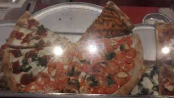 Gino's Pizzeria food