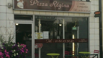 PIZZA Regina inside