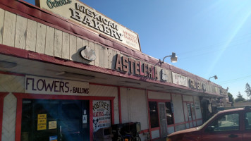 Ochoa's Mexican Bakery outside