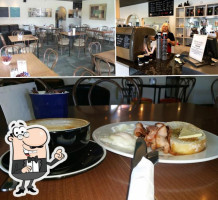 Black Swan Cafe/waihola food