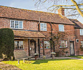 The Butchers Arms outside