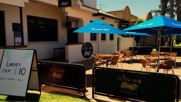 Royal Mail Hotel Mulwala food