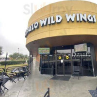 Buffalo Wild Wings outside