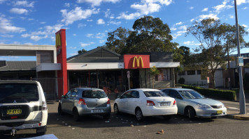 Mcdonald's Family Restaurants outside