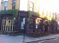 East Dulwich Tavern outside