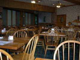 Boulevard Drive-in Family inside