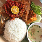 Dapomekraa food