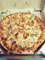 Domino's Pizza Rio De Mouro food