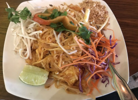 Sab Lai Thai Kitchen food