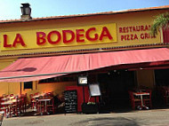 La Bodega inside