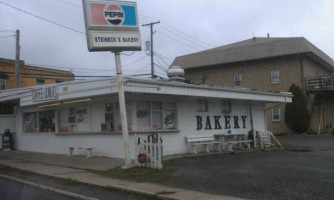 Steineck's Donuts Cakes food