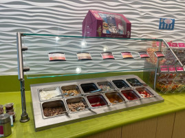 Menchie's Frozen Yogurt food