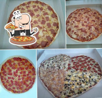 D' Crunch Italian Pizza food