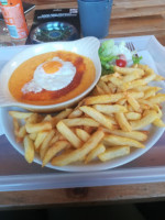 Pom'frites Attin food