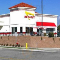 In-n-out Burger outside